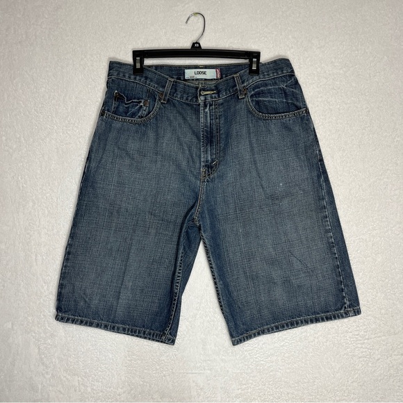 LEVI's Mens Denim Shorts Loose Fit 569 Medium Wash Size 34 - Picture 1 of 10